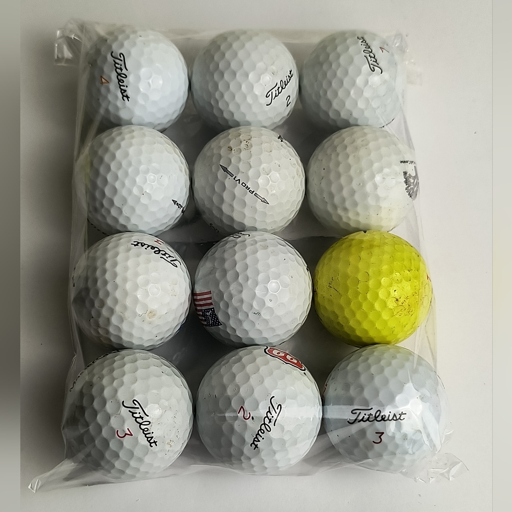 Titleist White and Yellow Golf Balls Set